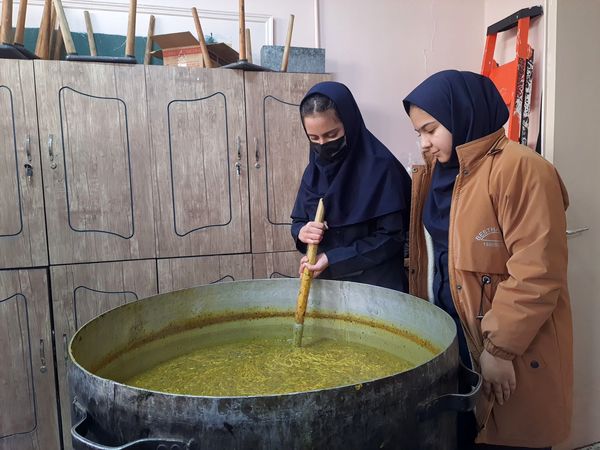 روز شاد و خاطره‌انگیز دانش‌آموزان در دبیرستان شاهد تکتم