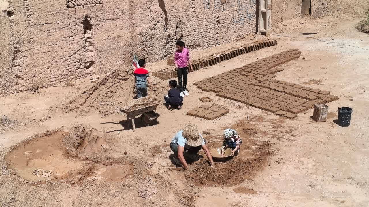 احیای قلعه عز‌آباد؛ روایتی از مردمی که نمی‌گذارند میراث فراموش شود