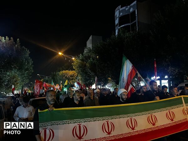 حضور باشکوه مردم کرج در صد وبیست و سومین  شب از تجمعات مردمی