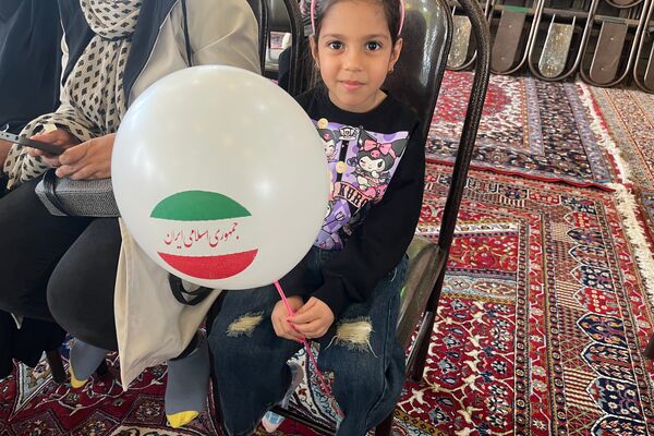 دهه نودی‌های شهر سورمق پای کار انقلاب