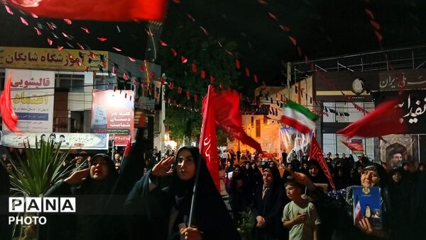 صحنه همدلی و اتحاد؛ تداوم حضور شهروندان در تجمعات شبانه