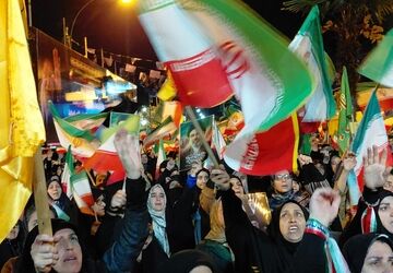  کشور ایران هرگز تسلیم آمریکا نمی‌شود