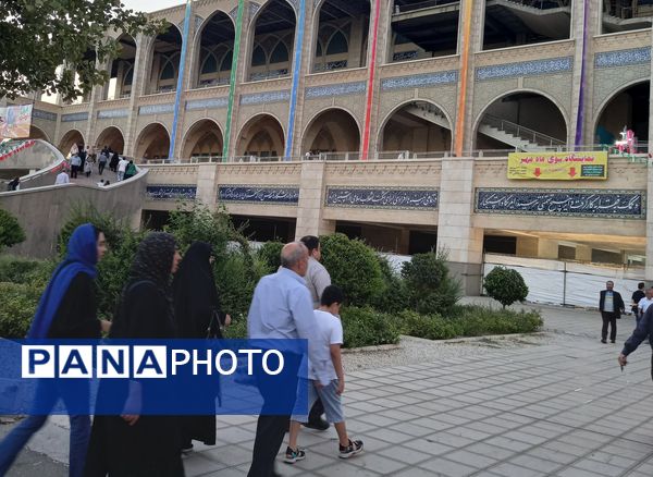 نمایشگاه بوی ماه مهر ویژه بازگشایی مدارس