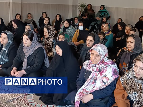 برگزاری جلسه آموزش خانواده در دبیرستان دخترانه نور اردبیل