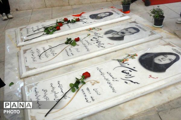 غبار روبی مزار شهدا در پردیس همزمان با هفته سلامت