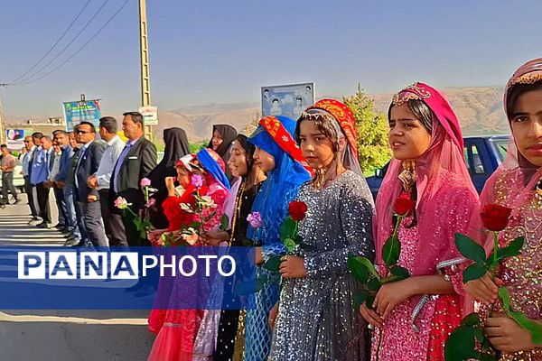 استقبال گرم و پرشوره مردم باشت از دکتر تاجگردون