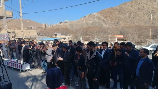 تشییع مادر شهید روستای یاسه چای با حضور گسترده مردم