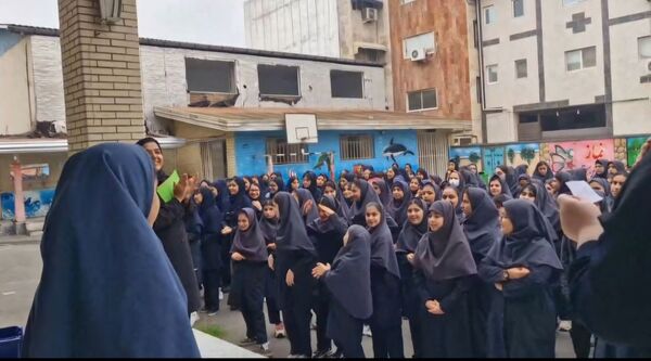 جشن روز جهانی دختر در دبیرستان بهار آزادی قائمشهر
