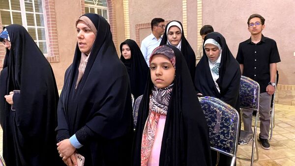 محفل شعر در سازمان دانش‌آموزی یزد 