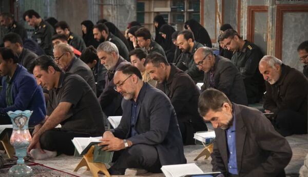 آیین ملی جزء خوانی سحرگاهی قرآن کریم در حرم مطهر حضرت محمد هلال بن علی(ع) 
