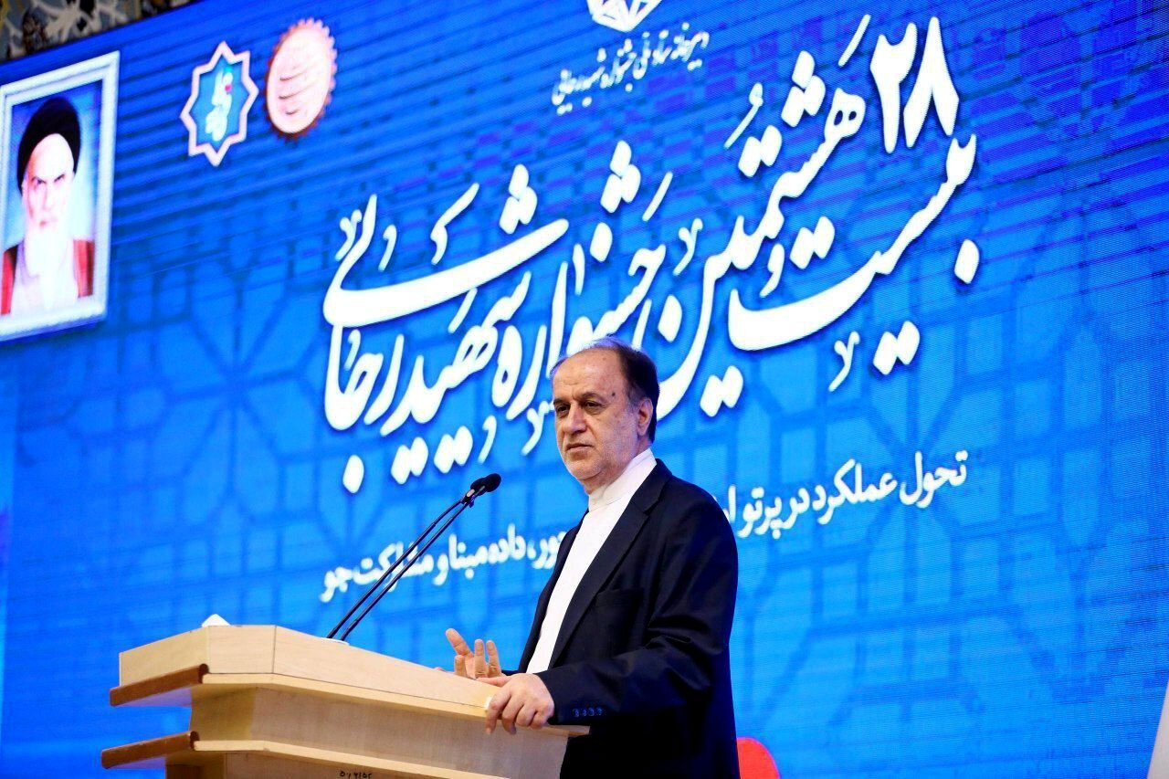 رسانه‌ها باید بازتاب‌دهنده دستاوردها و کاستی‌ها باشند