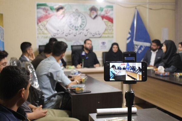نشست قائم‌مقام سازمان دانش‌آموزی کشور با اعضای سازمان دانش‌آموزی خوزستان
