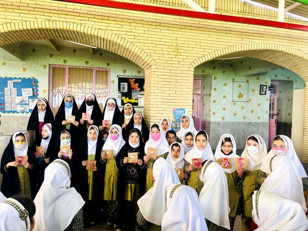 تجلیل از دانش‌آموزان محجبه 