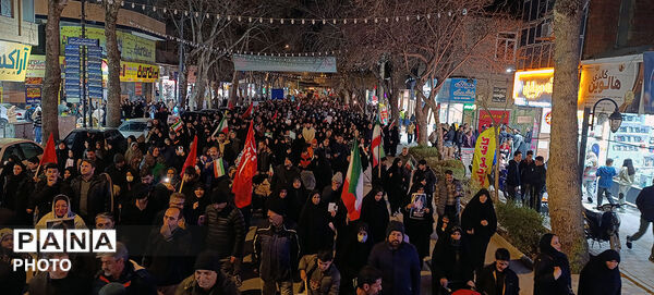 اجتماع و راهپیمایی در هفتین شب در شهرستان بجنورد 
