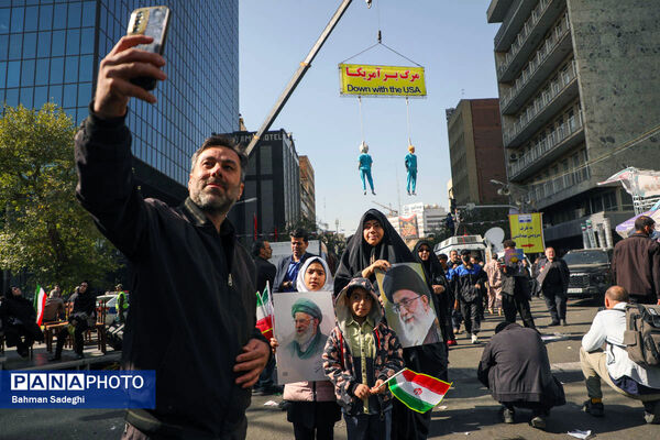 راهپیمایی گرامیداشت روز ۱۳ آبان - تهران