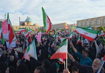 هم آوایی بانوان اصفهانی در میدان نقش جهان