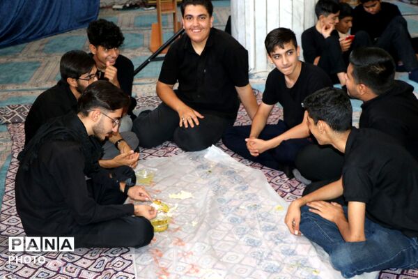 آیین «احلی من العسل» با نوای زیارت عاشورا در کوار