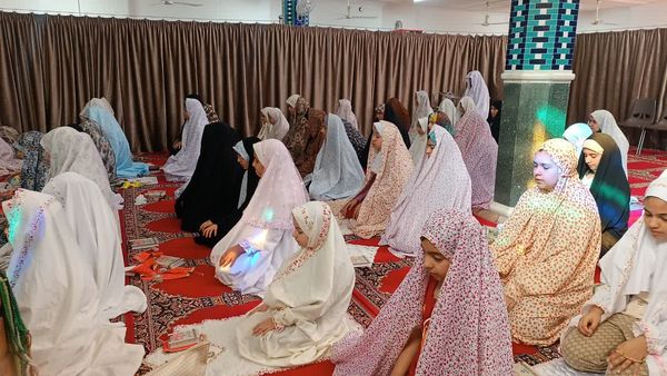 جماعت در اعتکاف دانش‌آموزی، طعم شیرین بندگی