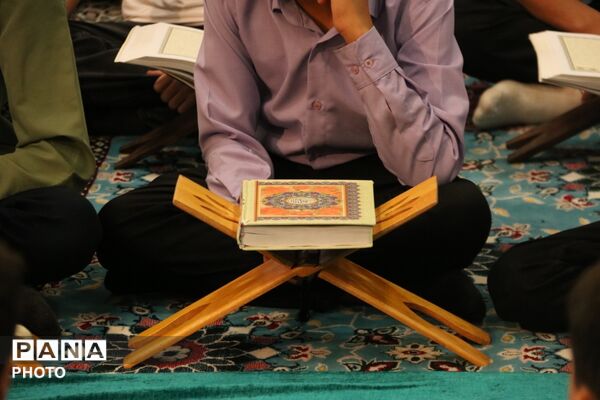 محفل قرآن دانش آموزان یزد با حضور مدیرکل آموزش و پرورش استان یزد