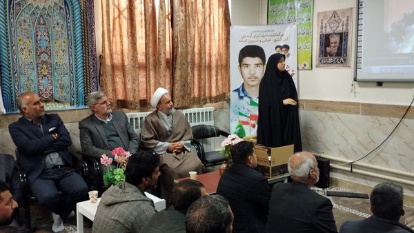 جلسه انجمن اولیان و مربیان در دبیرستان شهید محمد آسوده شهرستان خلیل آباد