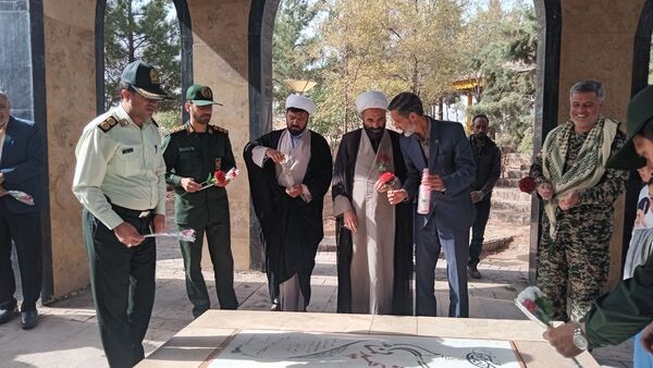 آیین غبار روبی مزار شهدای گمنام شهر رباط‌سنگ