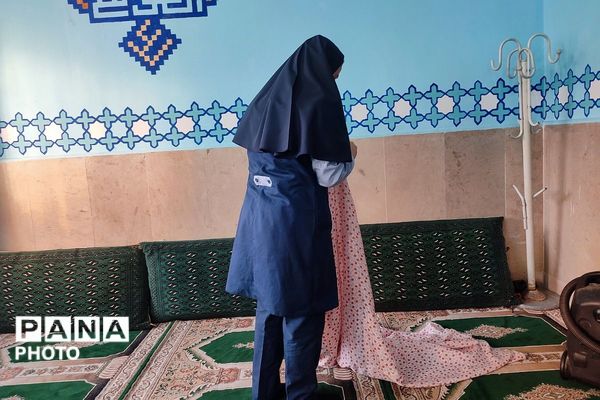 آیین غبارروبی نمازخانه مدرسه شهید معظم همزمان با حلول ماه مبارک رمضان