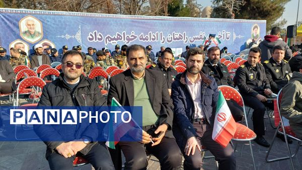 کاروان دانش‌آموزی در طنین عشق و ارادت رهسپار حرم امام (ره) 