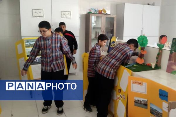 نمایشگاه آثار طرح جابر بن حیان در آموزشگاه معارف ۶ ناحیه ۳شیراز 