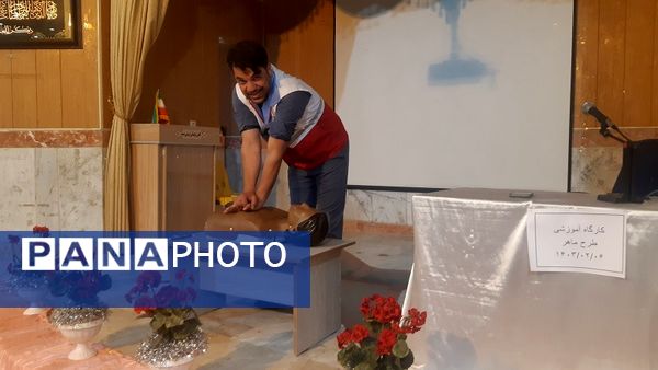برگزاری کارگاه طرح ماهر هلال احمر در کانون سمیه شهرستان شیروان
