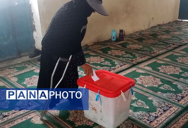 مردم قلعه‌گنج پای کار ایران