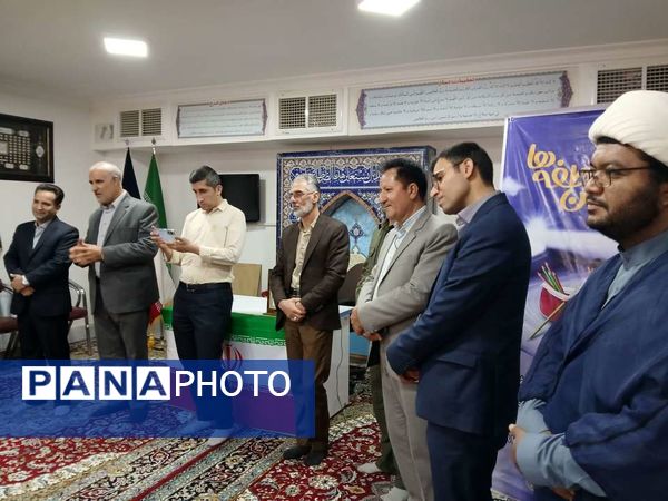 آغاز سال تحصیلی با اهدا کیف و لوازم تحریر به دانش‌آموزان تحت حمایت کمیته امداد در خلیل آباد