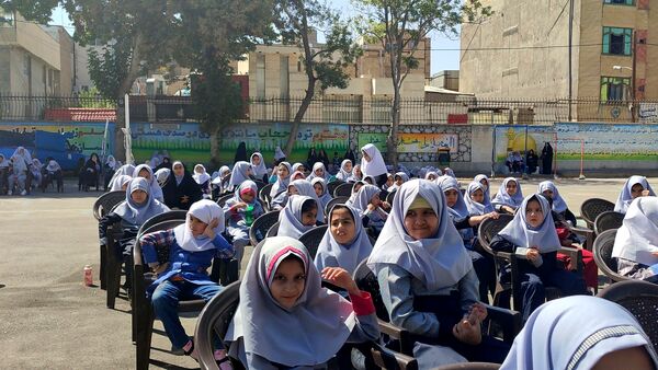 آیین نواختن زنگ مهر، ایثار و شهادت در دبستان شاهد حاج تقی آقا بزرگ ناحیه یک مشهد 
