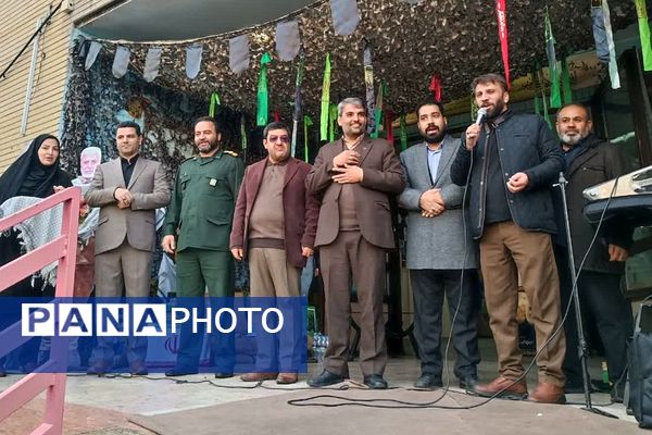 نواختن زنگ آغاز هفته بسیج مستضعفین در مدارس شهرستان ری