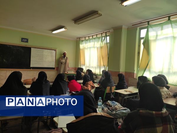 حضور مبلغان سازمان قرآن و عترت در مدرسه شهید عیسی وند به مناسبت شروع ماه مبارک رمضان