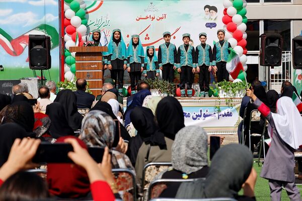 جشن شکوفه‌ها در آذربایجان غربی 
