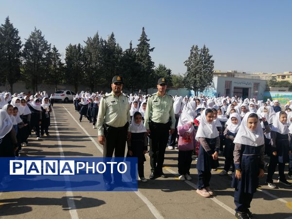 گرامیداشت هفته نیروی انتظامی در مدارس شهرستان ملارد