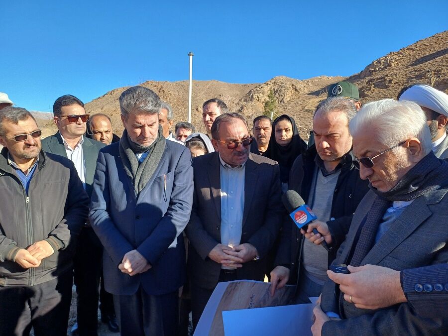 بازدید استاندار از مکان جانمایی شده برای احداث سد ۱۲ میلیون مکعبی دربند 