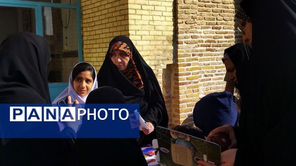 گذری بر غرفه موسسه منتظران ظهور  در نماز جمعه این هفته نیشابور 