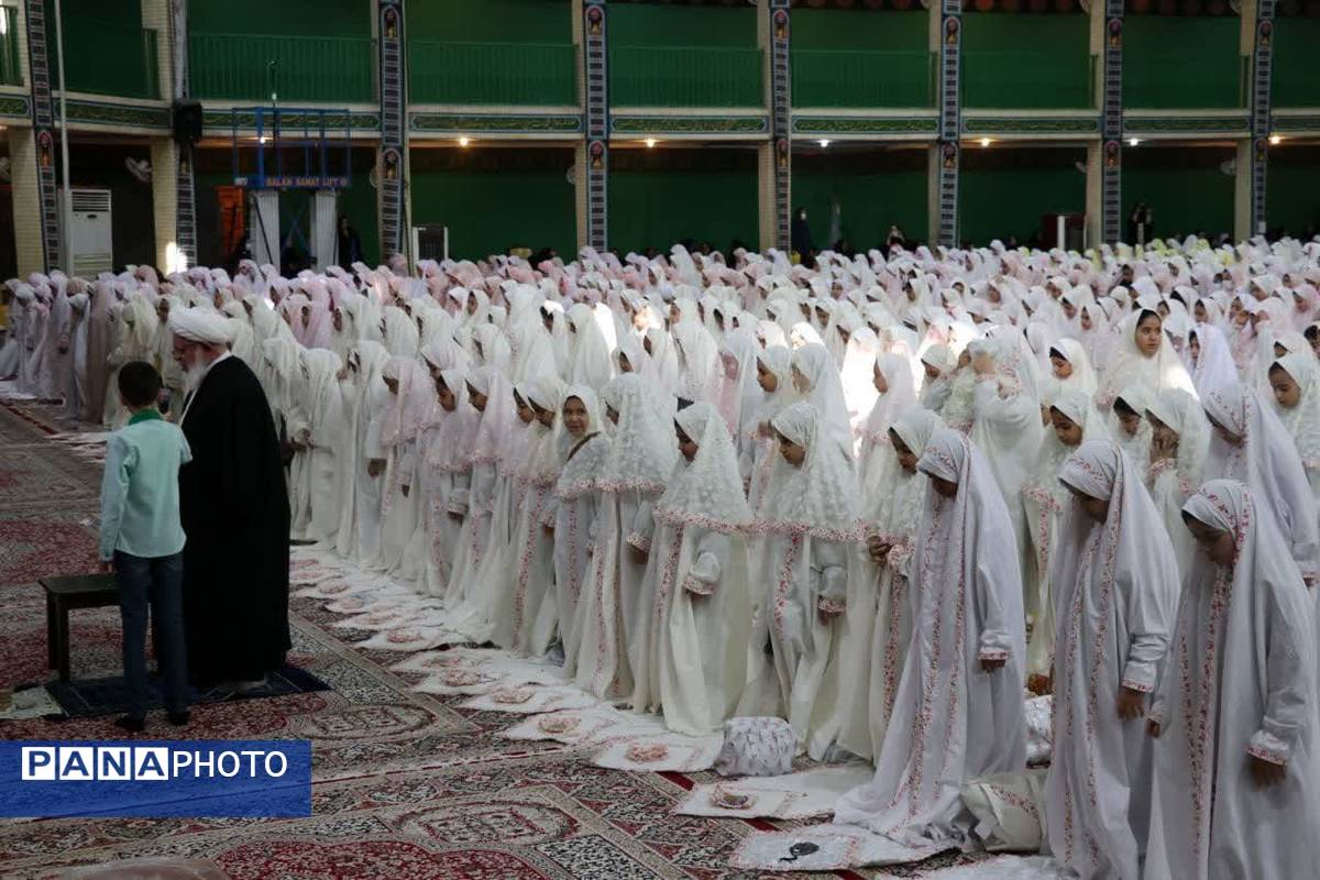 جشن تکلیف ۲۰۰۰نفری دانش‌آموزان دختر شهر یزد 