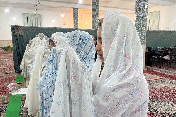 اعتکاف دختران دانش‌آموز شهر سورمق