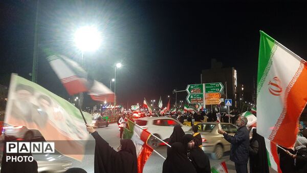 سیزد‌ه‌به‌در پرشور ومتفاوت مردم در میدان خلیج فارس