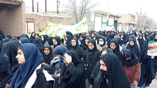 حضور پرشور و وحدت‌آفرین مردم در راهپیمایی ۲۲ بهمن