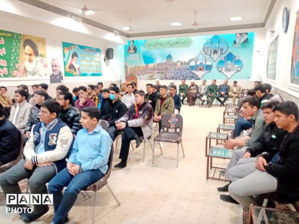  جلسه تبیینی همزمان با آغاز ماه مبارک رمضان در دفتر امام جمعه کاشمر