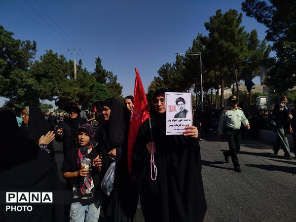 پیاده روی دلدادگان اربعین حسینی از امامزاده ابوتراب تا امامزاده محروق