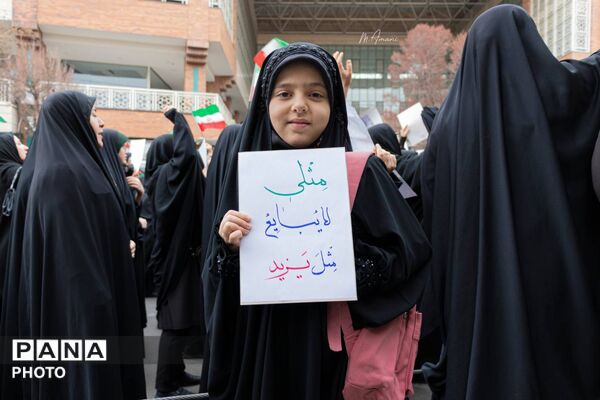 سربازان کوچک در اجتماع مردمی تبریز به خونخواهی از رهبر شهید