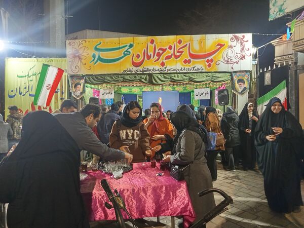 برپایی چایخانه جوانان مهدوی در نیشابور 