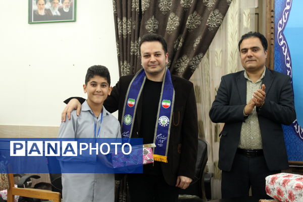 آیین تقدیر از دانش‌آموزان و فرهنگیان برگزیده در گلوگاه