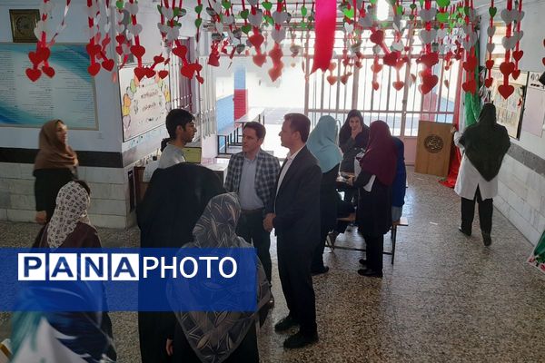 حضور پزشکان خیریه امام حسن عسگری برای غربالگری دانش آموزان دبستان میرشفیعی ها امری جهادی