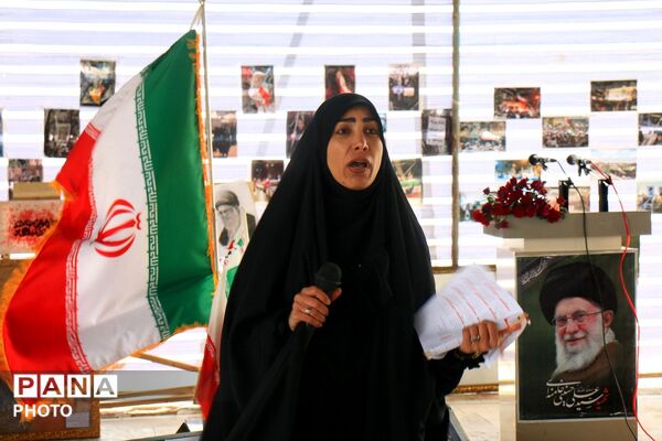 نمایش خیابانی هنرجویان هنرستان شهید سادلجی