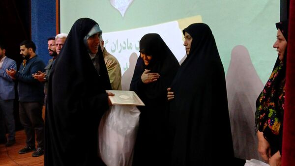آیین بزرگداشت روز مادر با محوریت جایگاه زن در فرهنگسرای هنر نظرآباد 